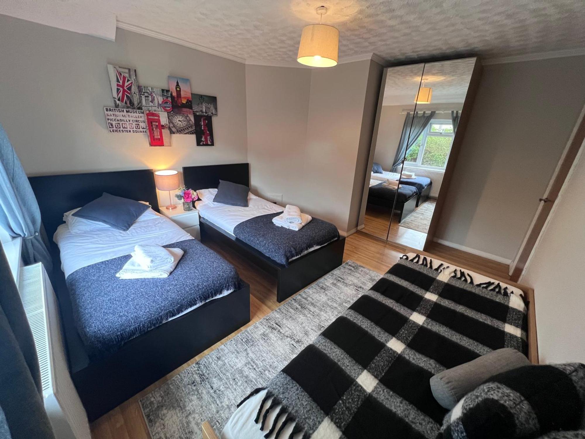 Croydon Apartment With Parking Λονδίνο Εξωτερικό φωτογραφία