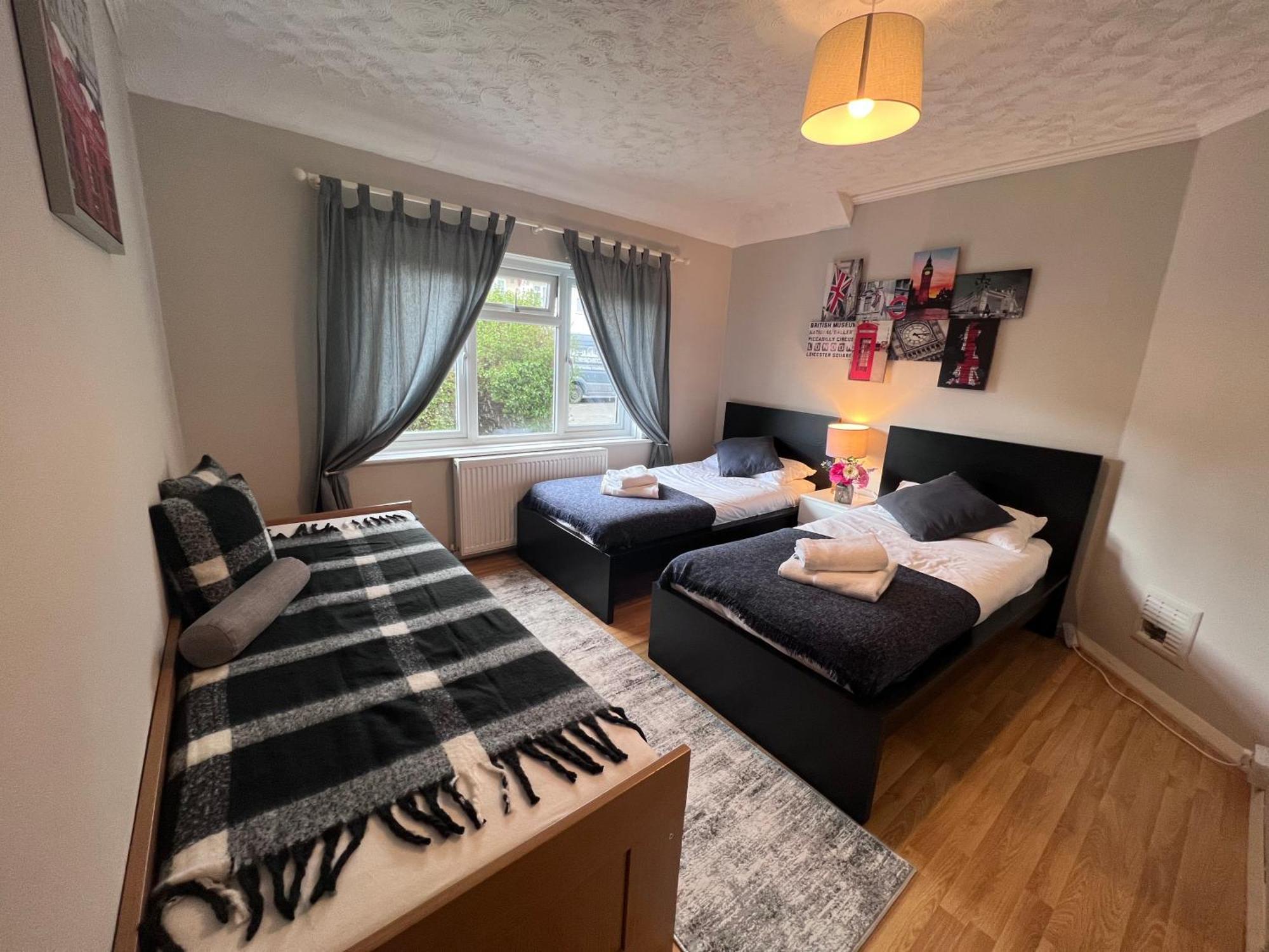 Croydon Apartment With Parking Λονδίνο Εξωτερικό φωτογραφία