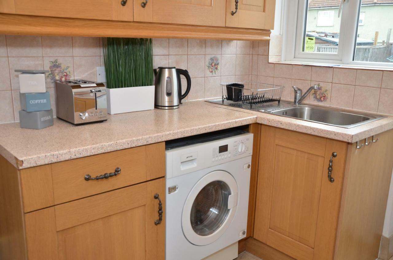 Croydon Apartment With Parking Λονδίνο Εξωτερικό φωτογραφία