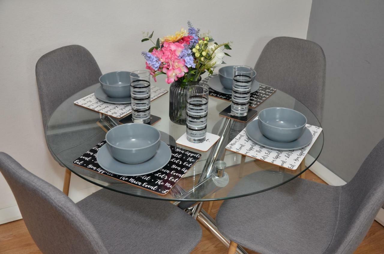 Croydon Apartment With Parking Λονδίνο Εξωτερικό φωτογραφία
