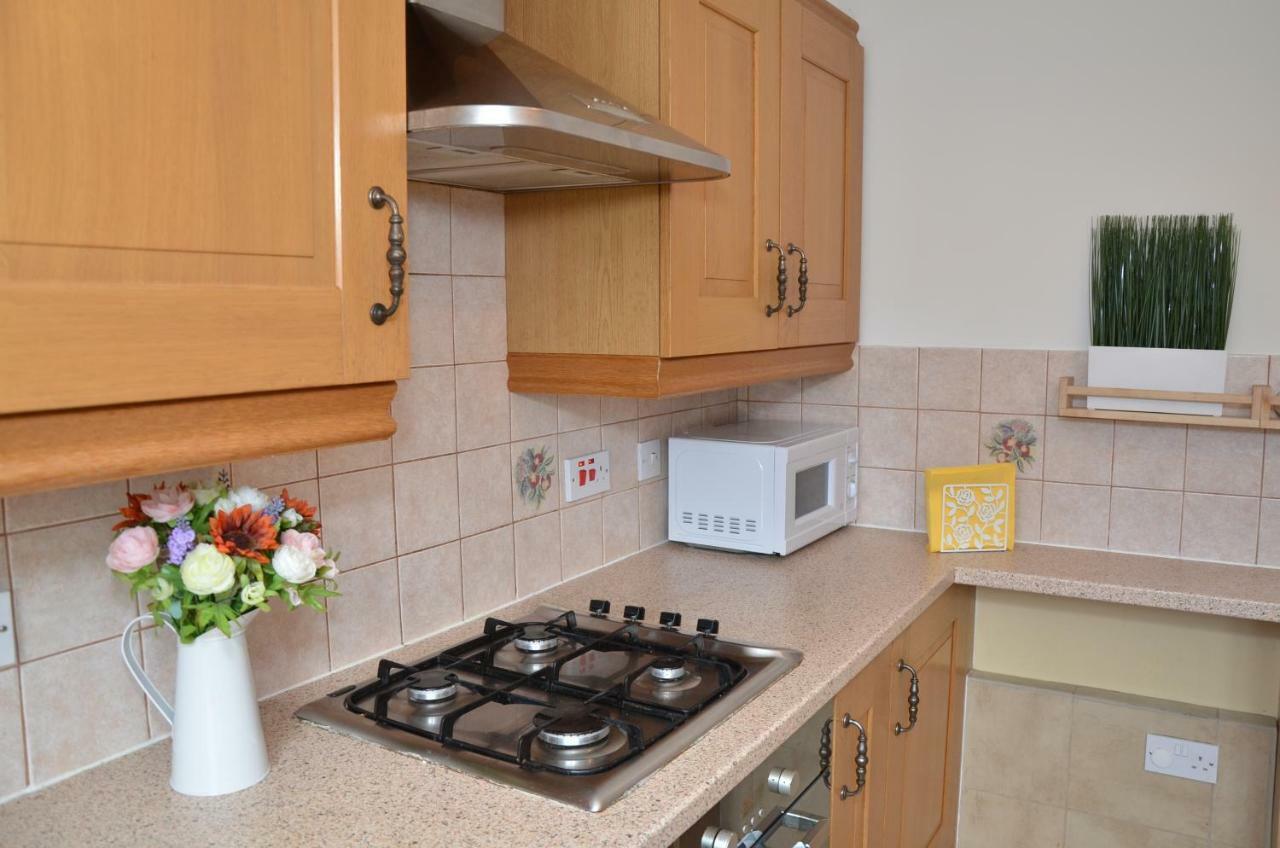 Croydon Apartment With Parking Λονδίνο Εξωτερικό φωτογραφία